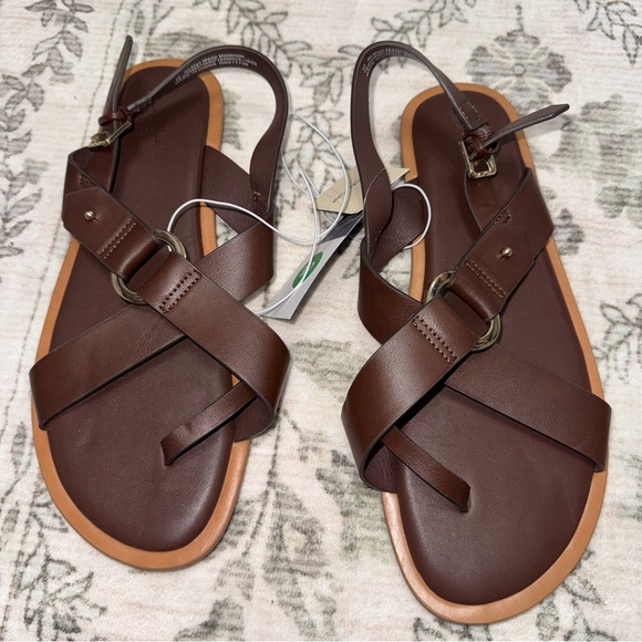 NEW Universal Thread Sandals - Picture 1 of 3
